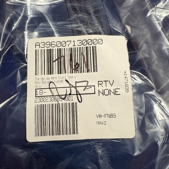 Charley Was Here 3-in-1 "Frankie" Tote w/ Hobo Bag & Wristlet - NWT/NIP - Picture 13 of 15